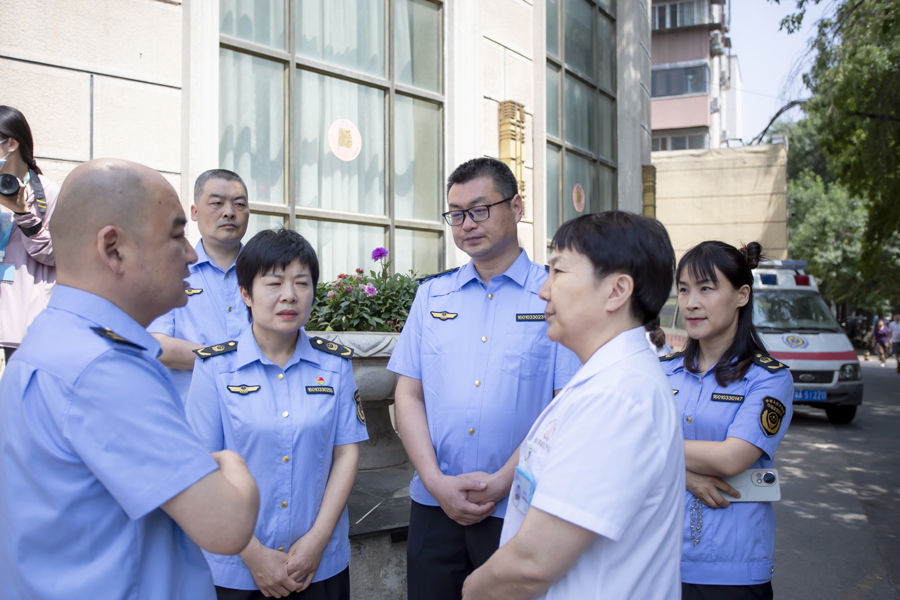 祝贺郑州市市场监督管理局“行风观测点”在我院挂牌